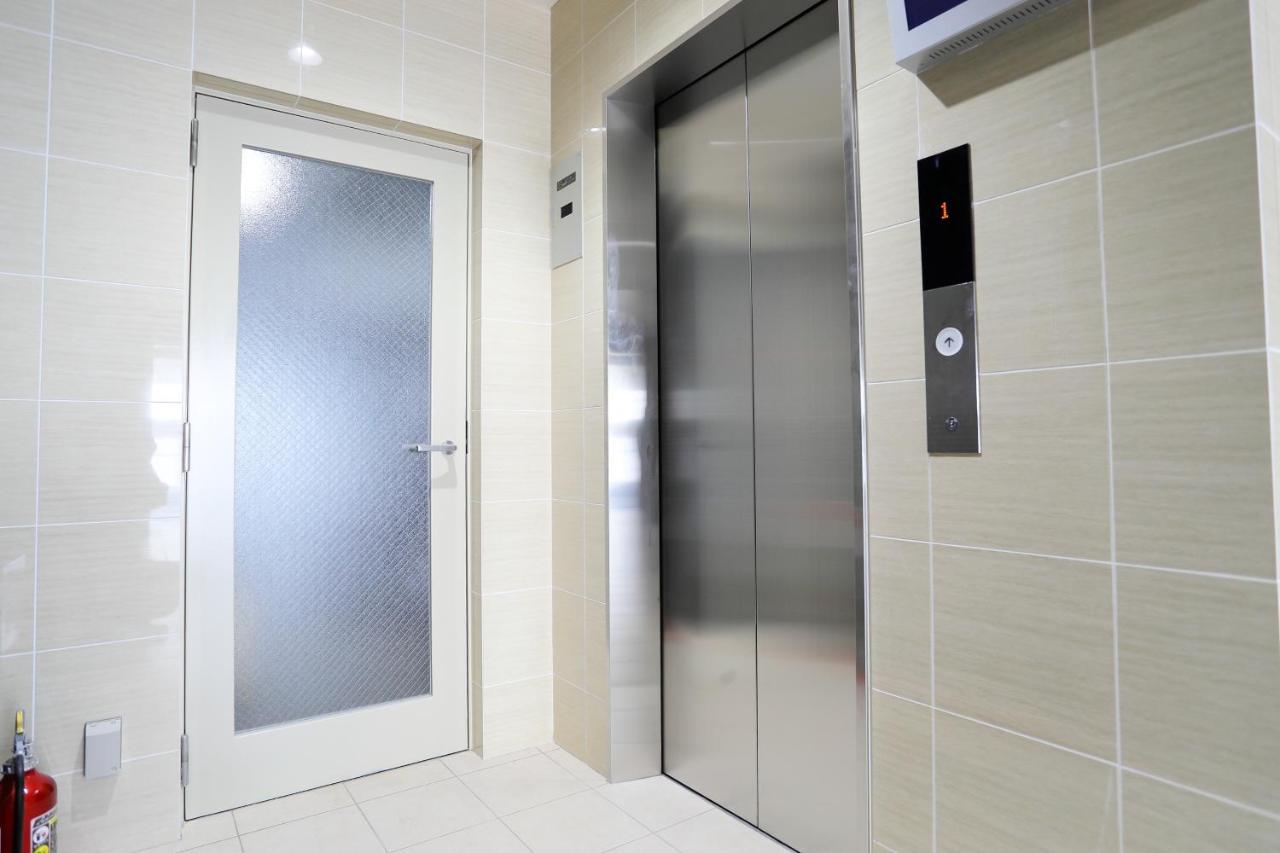 Апартаменты Gate80 Shinsaibashi West Ⅱ Осака Экстерьер фото